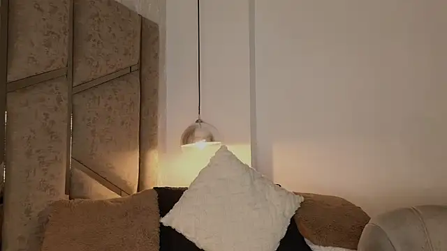 scarlethlux online show from June 20, 4:37 am