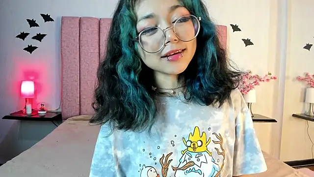 Snapshot of TerumiKitty chatting on November 13, 8:30 pm TerumiKitty online show from November 13, 8:30 pm