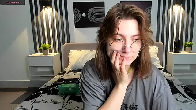 Tara Grainn online show from September 14, 1:49 am