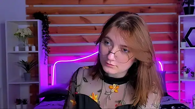 Tara Grainn online show from October 1, 1:28 pm