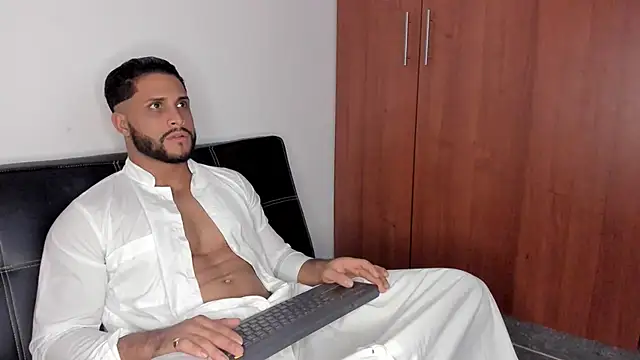 Pier Simons online show from November 2, 10:17 am