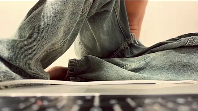 Max Rain online show from October 20, 3:40 am