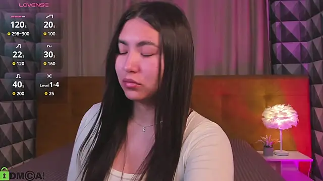 Megan Williamms online show from October 14, 9:32 am