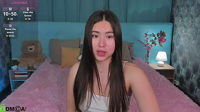 Megan Williamms online show from October 21, 9:21 am