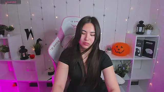 Megan Williamms online show from October 29, 12:46 am