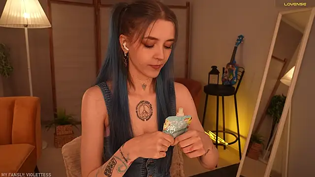 Snapshot of violetesa chatting on October 22, 12:05 pm violetesa online show from October 22, 12:05 pm