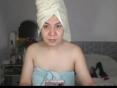 stellahugeX online show from October 18, 7:42 am