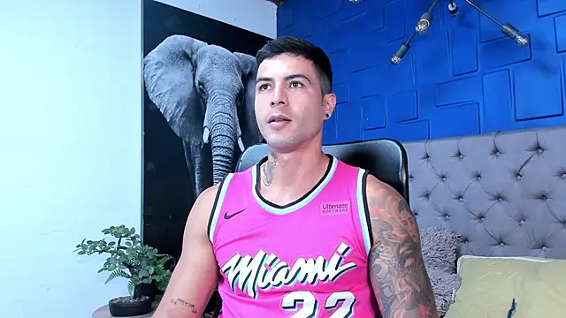 Snapshot of andres-clark92 chatting on October 25, 6:02 pm andres-clark92 online show from October 25, 6:02 pm