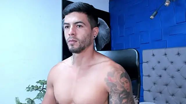 Snapshot of andres-clark92 chatting on November 17, 8:25 pm andres-clark92 online show from November 17, 8:25 pm