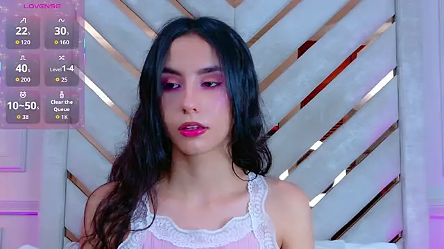 Sarah-Grace online show from December 3, 2:30 am