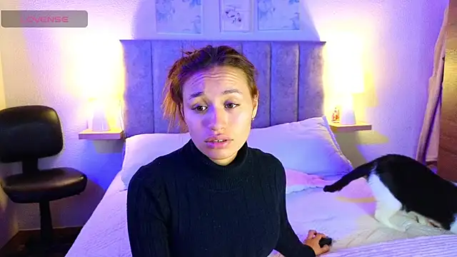 juliana-mancini online show from November 5, 6:19 pm