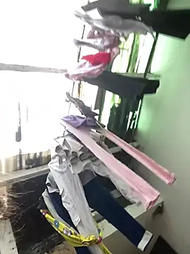 juliana-mancini online show from November 13, 5:01 pm