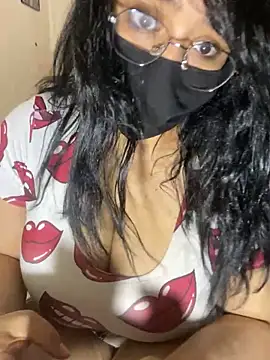 Snapshot of Nottella chatting on November 10, 6:29 pm Nottella online show from November 10, 6:29 pm