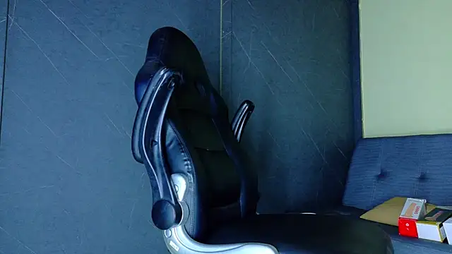 ALANNFERRER online show from April 7, 9:54 am