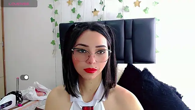 sara arias00 online show from October 3, 3:20 pm