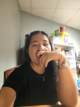 Snapshot of katieforest chatting on March 4, 3:18 pm katieforest online show from March 4, 3:18 pm