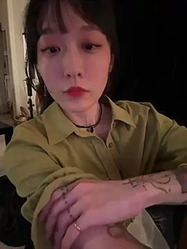Etherealcat33 online show from May 15, 2:35 pm