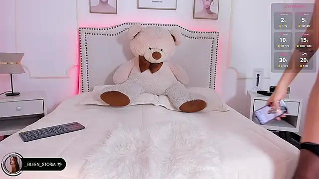 Snapshot of Eileen_storm chatting on December 2, 8:37 pm Eileen storm online show from December 2, 8:37 pm