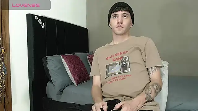 Matteo12  online show from March 2, 8:59 pm