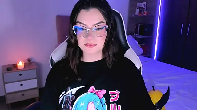 OphelianaRose33 online show from October 11, 8:29 pm