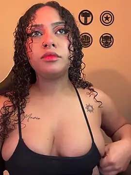 Snapshot of Kass_1 chatting on February 17, 1:24 am Kass 1 online show from February 17, 1:24 am