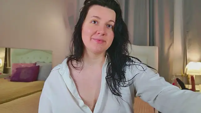 Snapshot of love_me__tonight_ chatting on October 25, 10:04 pm love me tonight online show from October 25, 10:04 pm