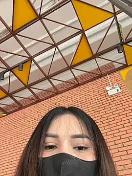 Snapshot of Linh_2004 chatting on February 11, 4:50 am Linh 2004 online show from February 11, 4:50 am