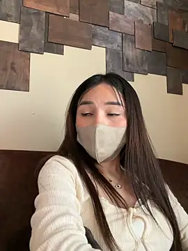 Snapshot of Linh_2004 chatting on March 2, 7:48 am Linh 2004 online show from March 2, 7:48 am