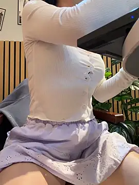 Snapshot of Linh_2004 chatting on March 21, 5:34 am Linh 2004 online show from March 21, 5:34 am