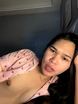 Snapshot of AlianaBlair chatting on November 5, 3:39 am AlianaBlair online show from November 5, 3:39 am