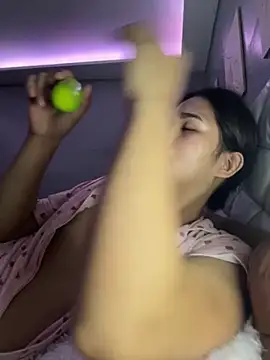 Snapshot of AlianaBlair chatting on November 12, 1:33 pm AlianaBlair online show from November 12, 1:33 pm