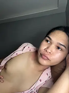 Snapshot of AlianaBlair chatting on November 14, 5:17 am AlianaBlair online show from November 14, 5:17 am