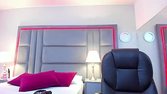 GabyMoreau online show from April 8, 8:42 pm