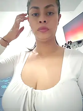 Snapshot of daliataleboficiall chatting on October 23, 2:05 pm daliataleboficiall online show from October 23, 2:05 pm