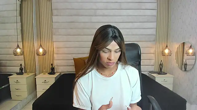 keytinthomson  online show from February 23, 7:11 pm