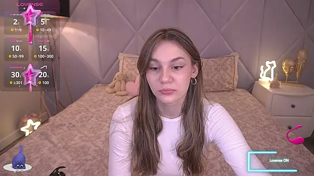 Snapshot of DiamondGoldie chatting on November 30, 8:13 pm DiamondGoldie online show from November 30, 8:13 pm