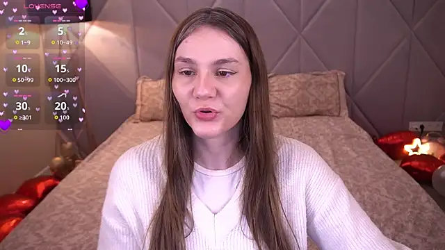 Snapshot of DiamondGoldie chatting on February 25, 8:18 pm DiamondGoldie online show from February 25, 8:18 pm