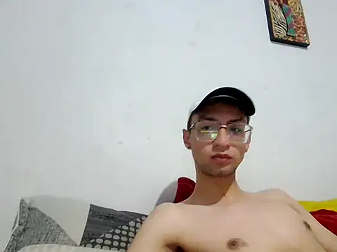 Thiagox274 online show from February 24, 11:30 am