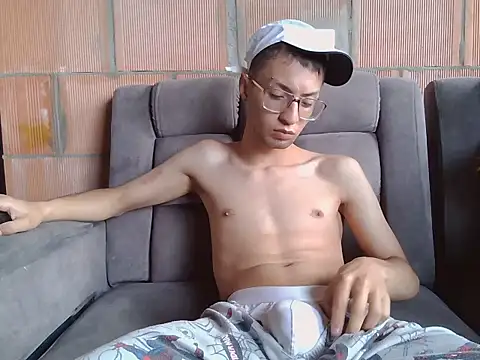 Thiagox274 online show from April 21, 4:01 pm