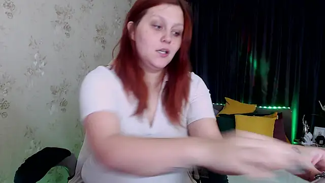 Alisawoods  online show from October 18, 5:57 pm