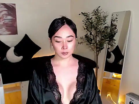 Ms yhanna online show from May 5, 11:46 pm