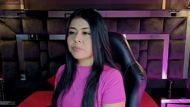 Aniajoness  online show from November 17, 3:45 am