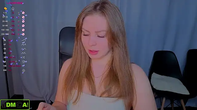 Snapshot of MikaBloom chatting on November 17, 2:17 am MikaBloom online show from November 17, 2:17 am