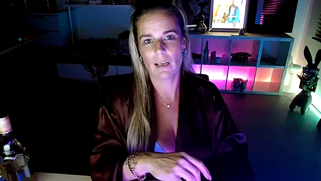 Mrs-Aurora online show from October 16, 12:55 am