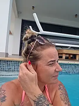 Mrs-Aurora online show from April 8, 3:23 pm