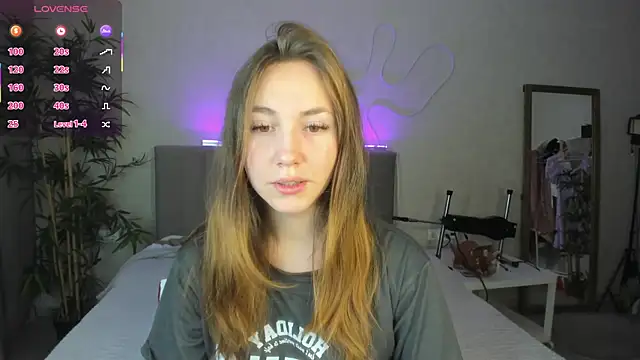 Snapshot of Luna_G0ld chatting on October 13, 10:43 pm Luna G0ld online show from October 13, 10:43 pm