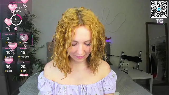 Snapshot of Luna_G0ld chatting on November 12, 12:11 am Luna G0ld online show from November 12, 12:11 am