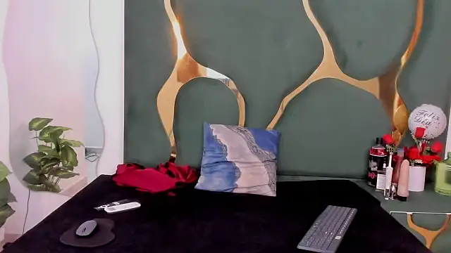 Snapshot of perlaasm chatting on October 18, 1:01 pm perlaasm online show from October 18, 1:01 pm