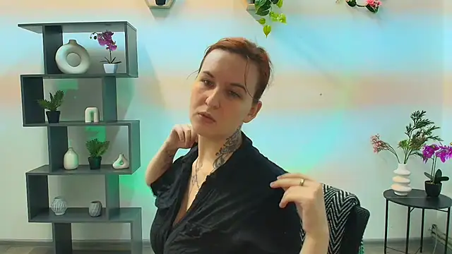 RubyHolmess online show from October 6, 6:27 pm