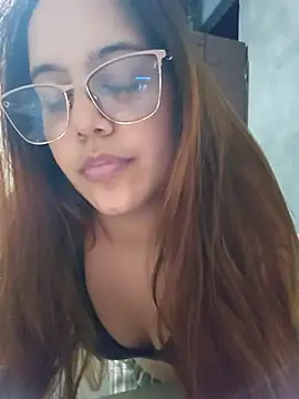 charlothee12 online show from May 7, 3:56 am